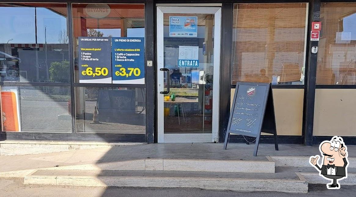 Dai un'occhiata agli interni di Bar e Market Tortona