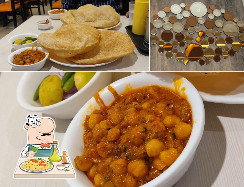 Food at Ginger Restaurant (Hotel Satyam Inn)