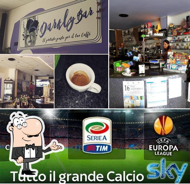 Questa è la foto che raffigura la interni e esterno di Darkly Bar