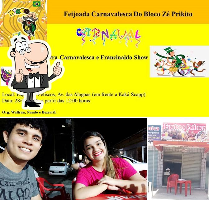 Look at the photo of Espetos e Petiscos