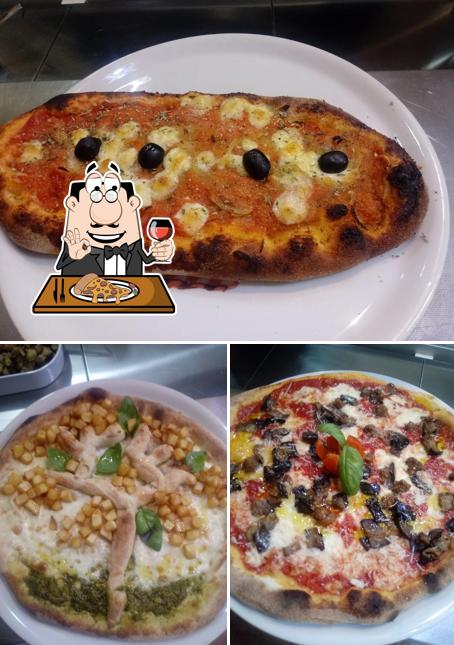 Prenditi tra le svariate varianti di pizza Prenditi tra le svariate varianti di pizza