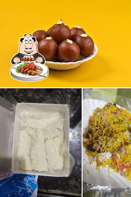 Food at Agra Mithaiwala