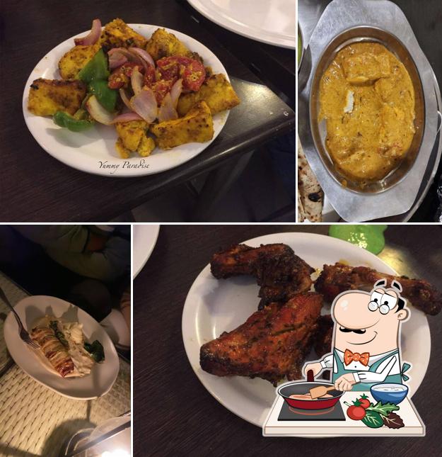 Chicken curry at Chawla Dillivala Restaurant