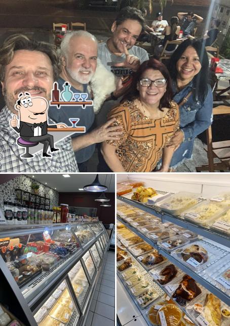 O interior do Rotisseria Costa
