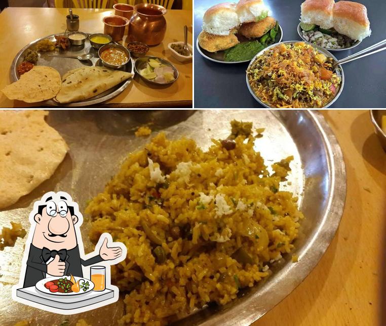 Food at Kailas Bhel