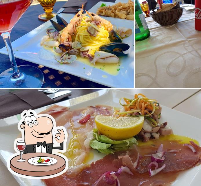 Tra le diverse cose da Lido il Delfino - Bar Ristorante si possono trovare la cibo e bevanda