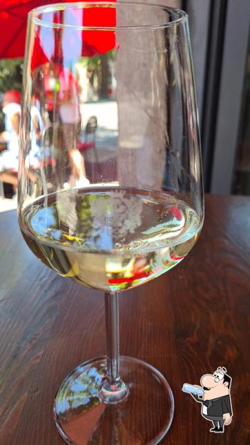 Commandez une boisson à Enoteca Bar BerBene