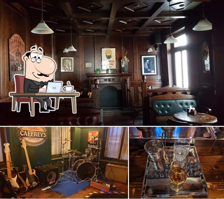 Guarda la foto che mostra la interni e seo_images_cat_1460 di Old England Pub - Pub Birreria Padova