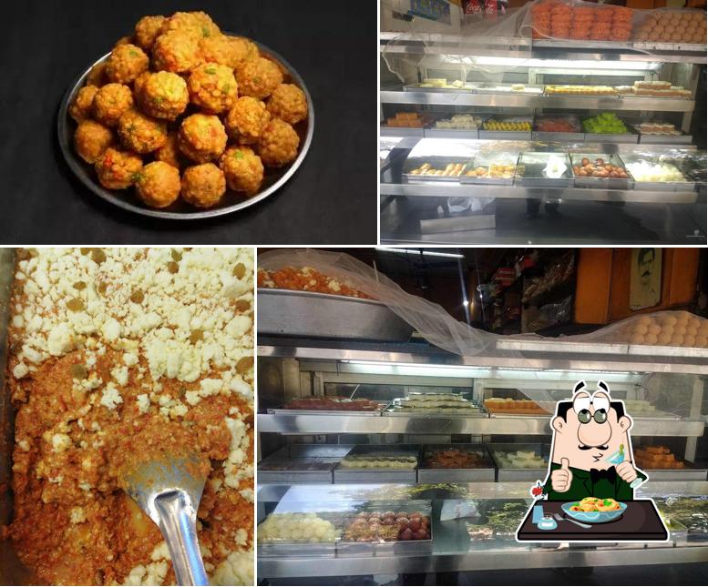 Food at New Kesri Sweets