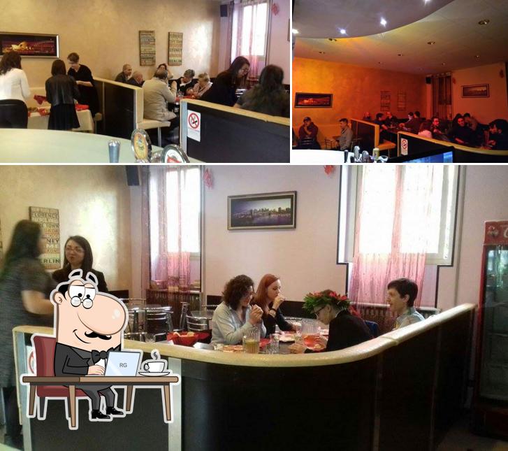 Siediti a un tavolo di Cordial Bar Di Faini Marco E Flavio & C. Snc