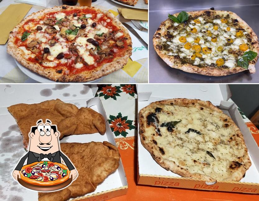 Scegli una pizza a Pizzeria Friggitoria Add'E Guagliun