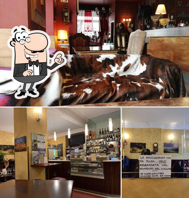 Siediti a un tavolo di Caffè Roma