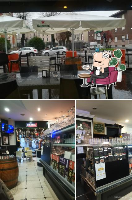 Siediti a un tavolo di Panino Geb