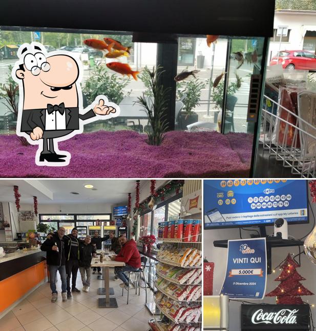 La immagine di interni e esterno da Nuovo Caffé Ronchini