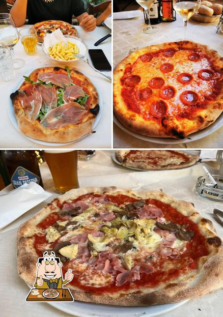 Ordina una pizza a Royal Oak Pub