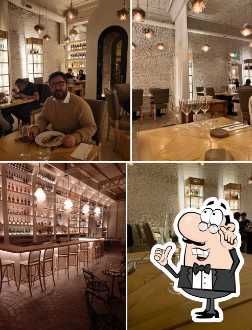 Siéntate a una de las mesas de Sarasanegro Restaurante