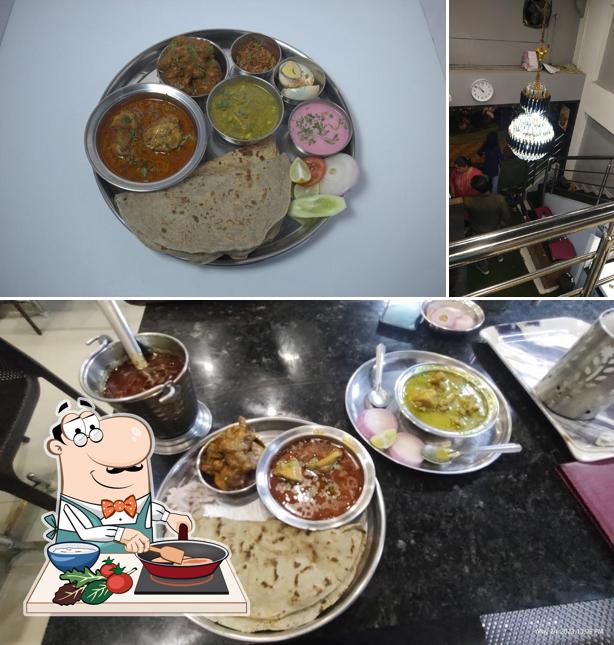 Chicken curry at Ovi Nonveg Special Sangharsh Chowk - ओवी नॉनव्हेज स्पेशल, संघर्ष चौक