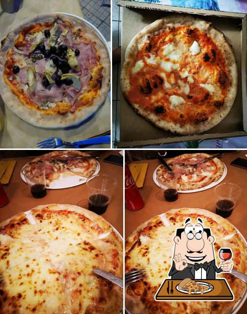 A Pizzeria d'Autore (NUORO), puoi provare una bella pizza