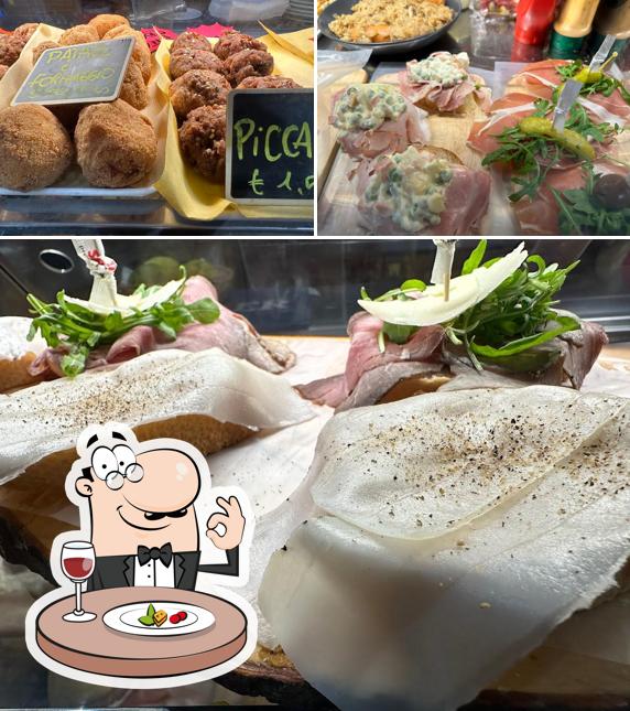 Platti al Bar Buffet al gatto nero