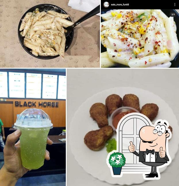 The exterior of Burger 27 Agra