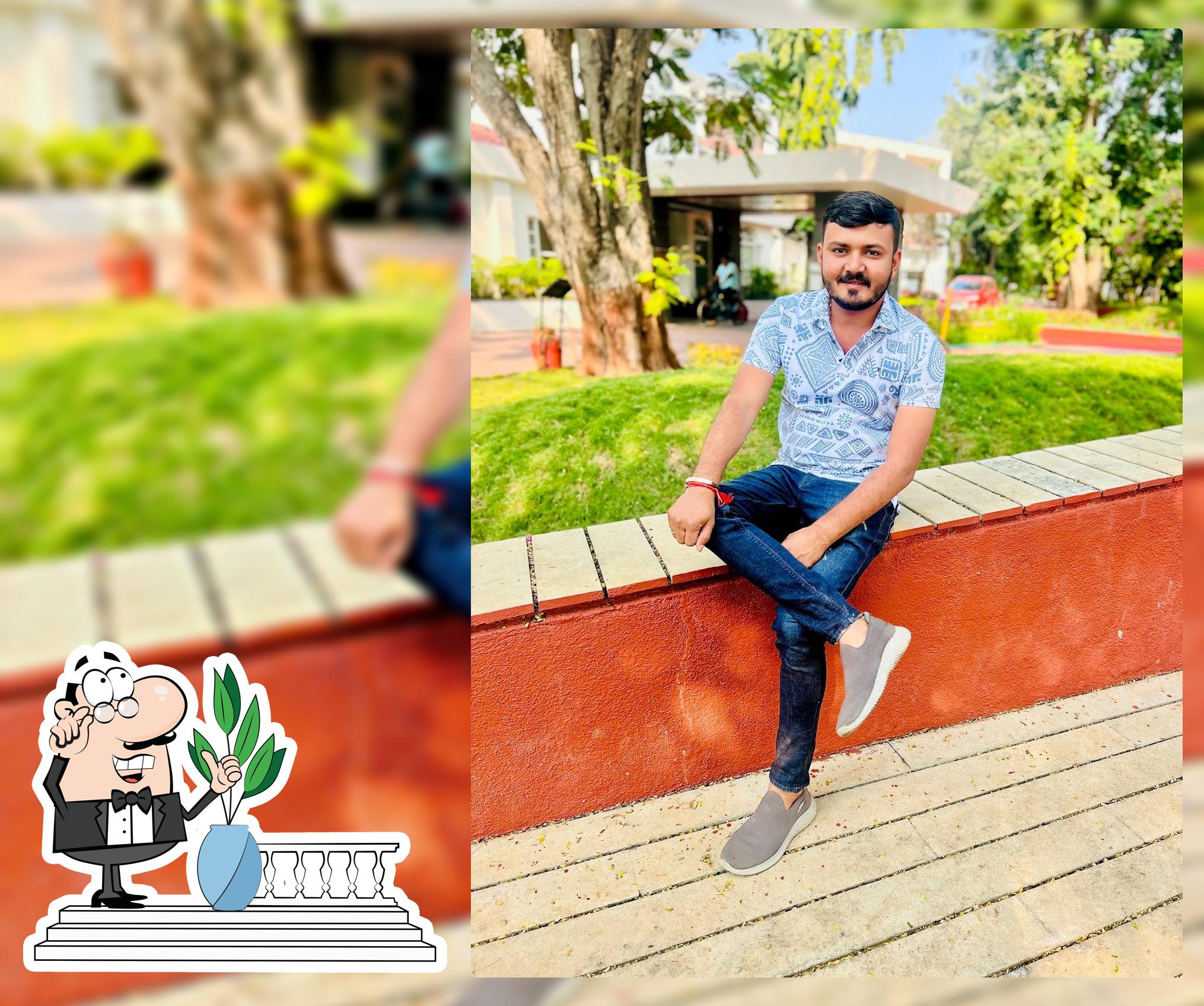 Maruti Hotel