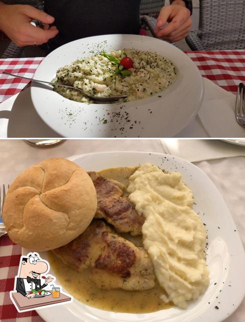 Cibo al Twins Restaurant