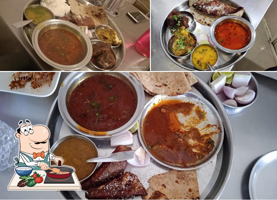 Chicken curry at FISH KATTA BHIGWAN SPECIAL FISH