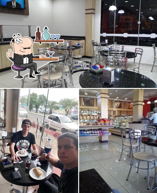 O interior do Panificadora Gran Sabor