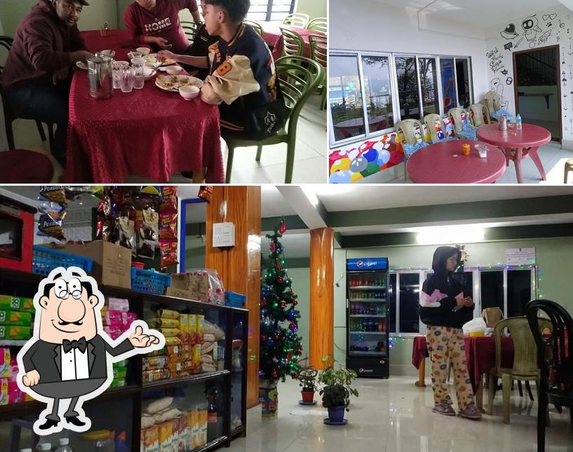 The interior of Mamu's restaurant