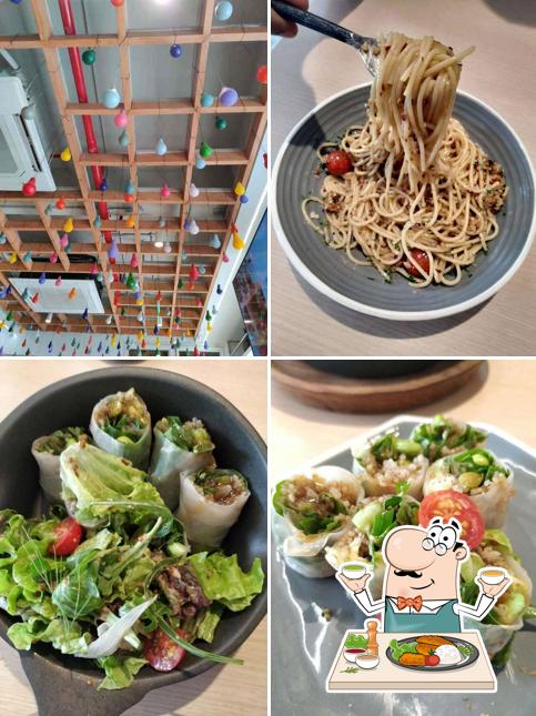 Food at Whiz Cafe X ThaiFuze