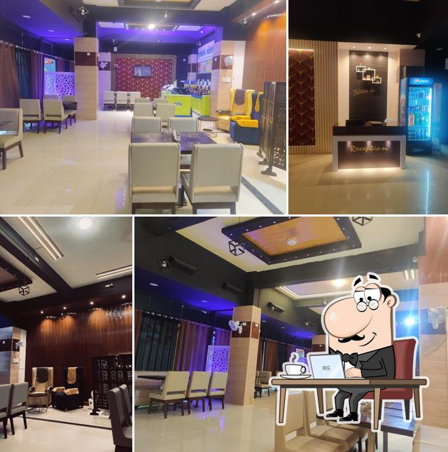 Check out how FOOD COURT looks inside