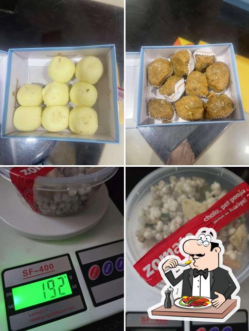 Food at Kheteshwar Sweet & Farsan Mart