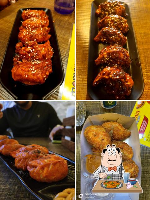 Chicken wings at Momomia