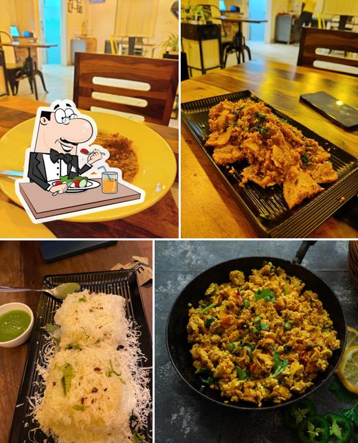 Food at Omlet Raja