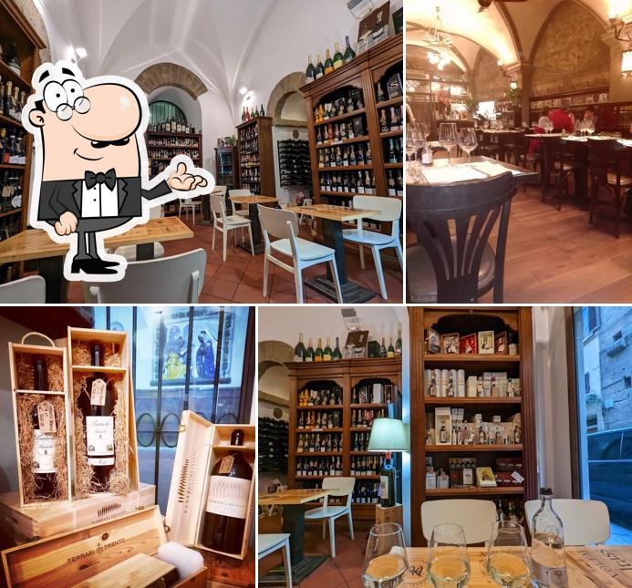Siediti a un tavolo di Enoteca Obsequium Wine Shop Bistrot