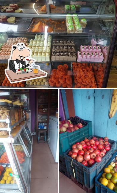 Food at FAMOUS BAKES
