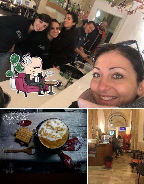 Tra le varie cose da Arkè caffetteria si possono trovare la interni e bevanda