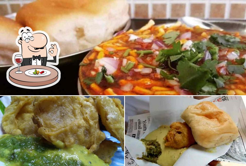 Food at Gajanan Vada Pav