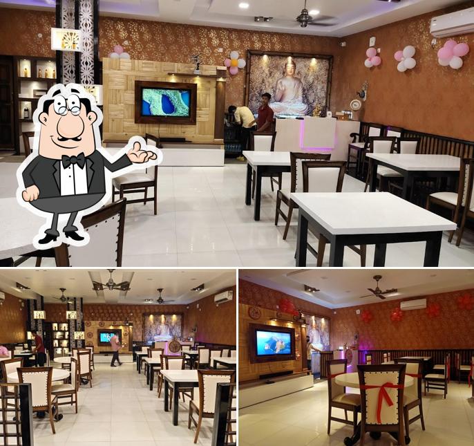 The interior of Na Khuwa Restaurant (ন খোৱা ৰেস্তোঁৰা)