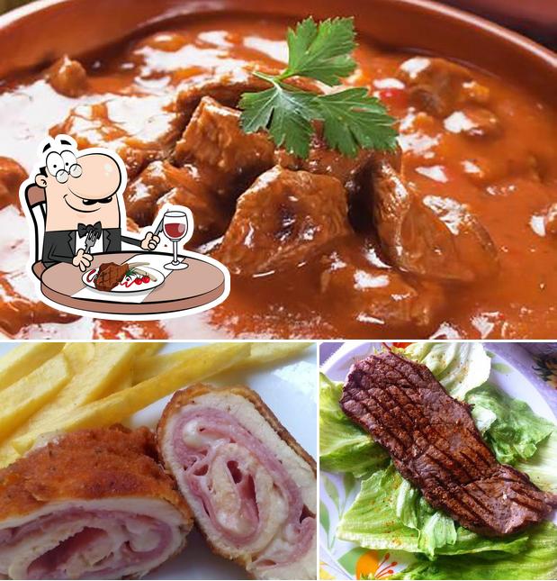 Ordina i piatti di carne a Bar Desiree Trieste