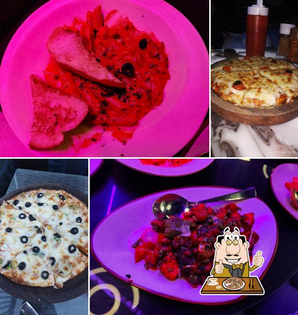 Order pizza at Bagheera Cafe & Lounge