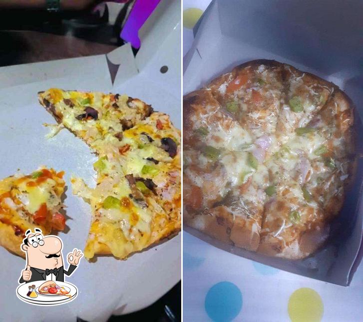Order pizza at Thayanthika Ice Cream