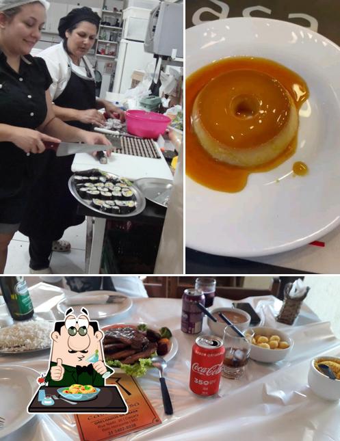 Entre diversos coisas, comida e bebida podem ser encontrados a Restaurante Casa Nossa