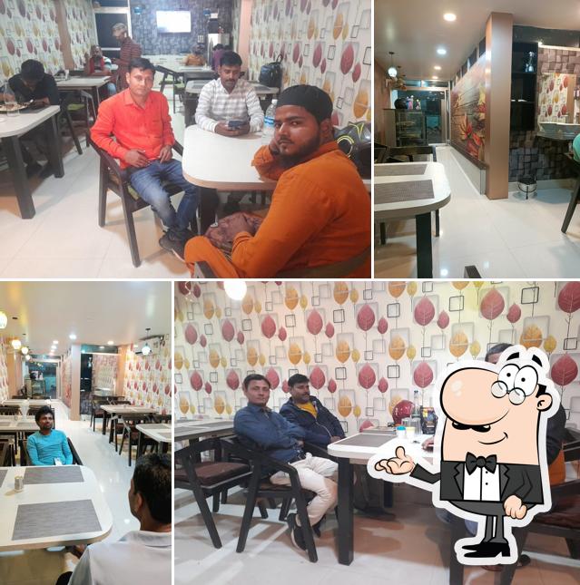 The interior of Hello Guy's