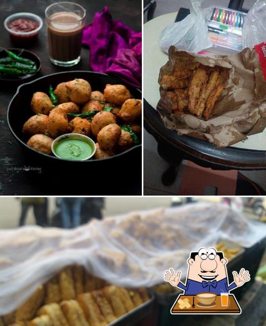 Among different things one can find food and beverage at Raju Pakode Waala