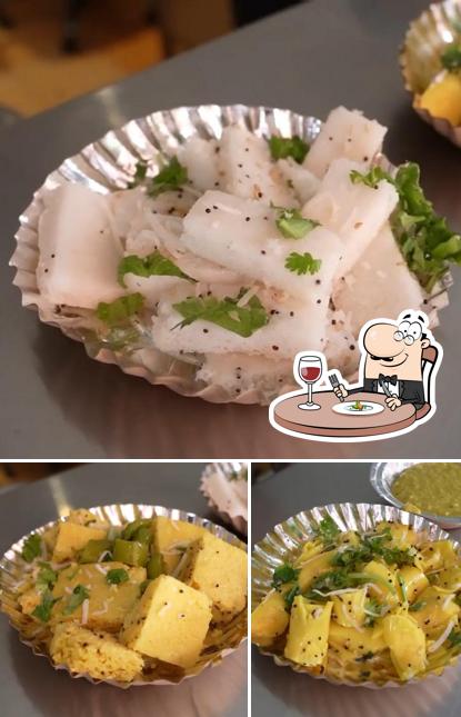 Dhokla at Das New Surti Khaman