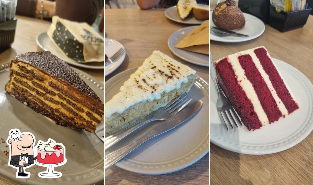 Bolo veludo vermelho em Brookie Cafe e Doceria