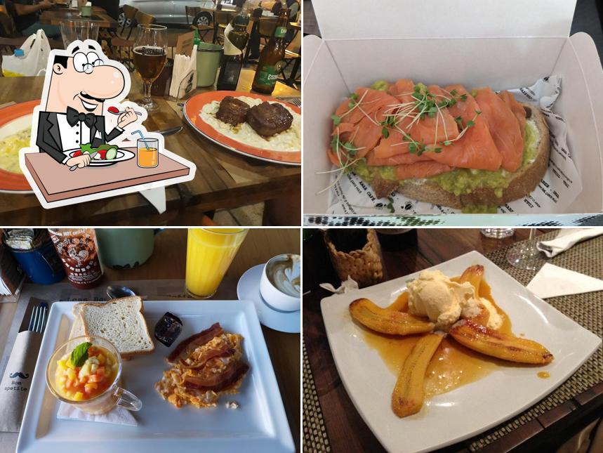Comida em Café Cultura