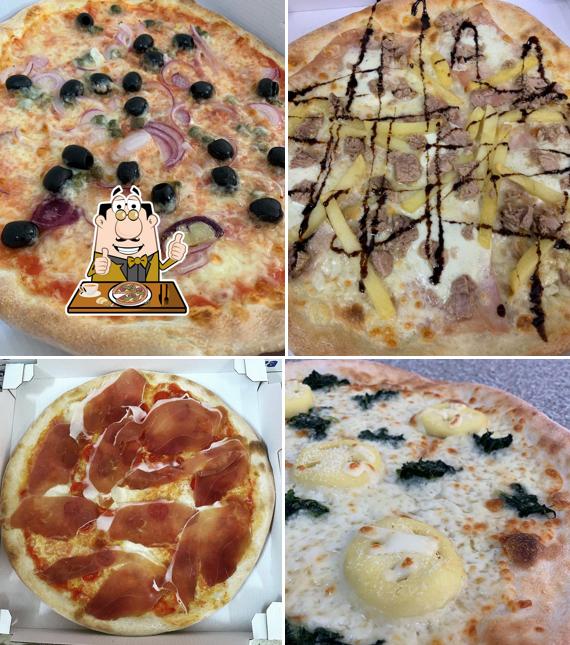Ordina tra le svariate varianti di pizza