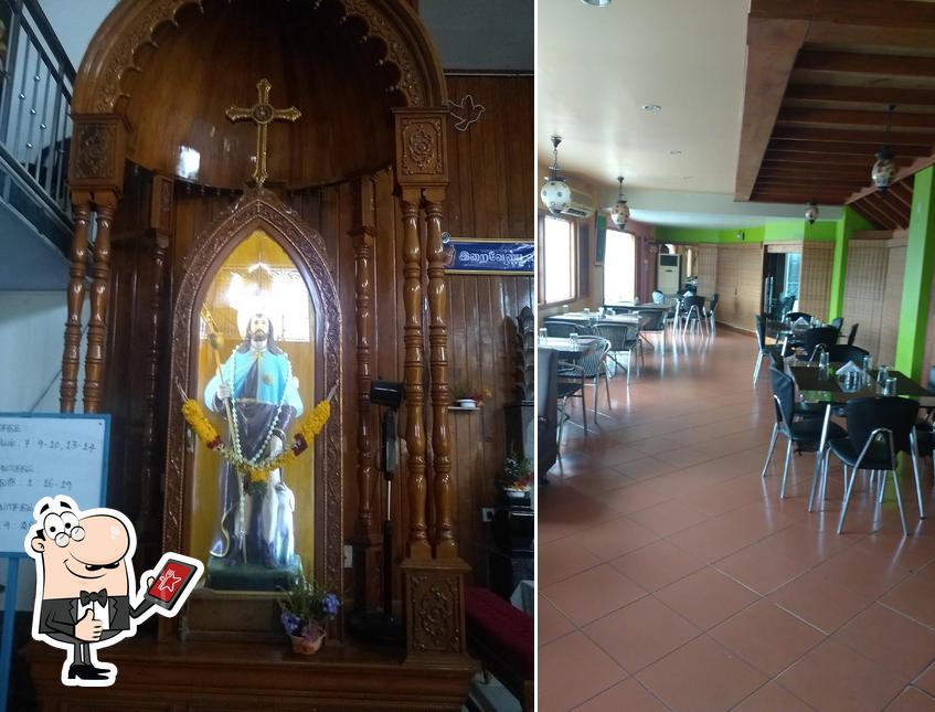Look at the pic of Varan Restaurant